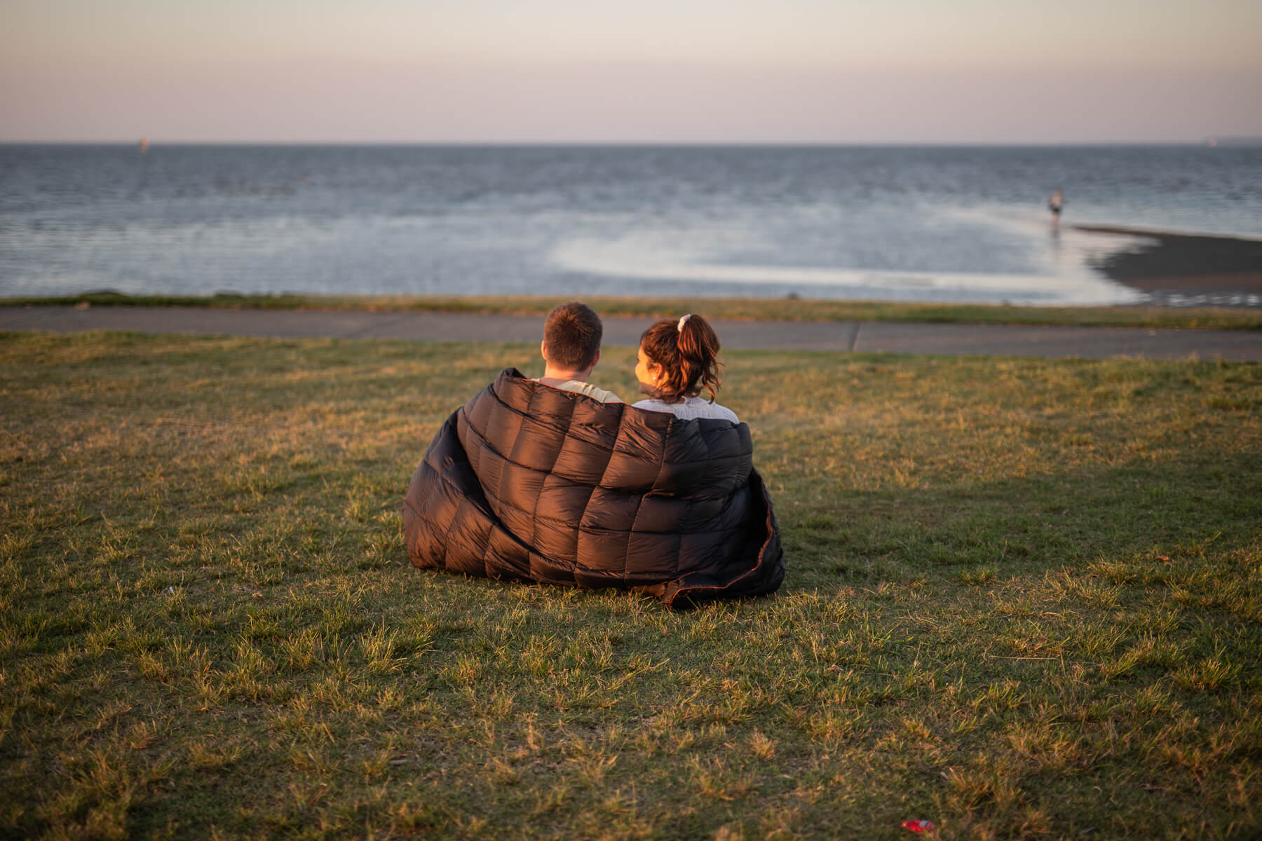 Midnight Black Sustainable Down - Puffy Blanket